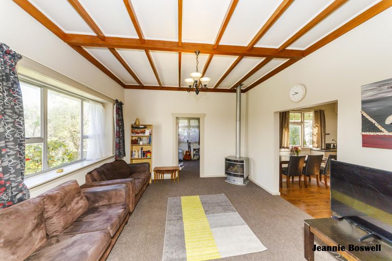 Photo of property in 39 Honore Drive, Linton, Palmerston North, 4472