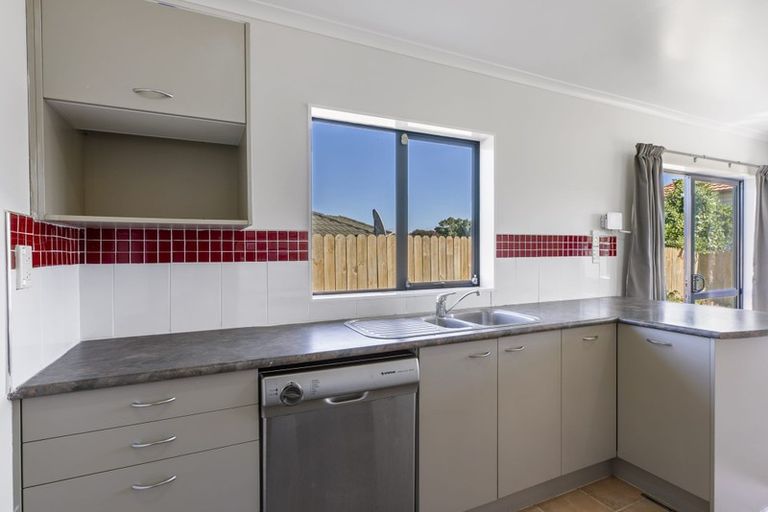 Photo of property in 18 Peninsula Road, Mangere, Auckland, 2022