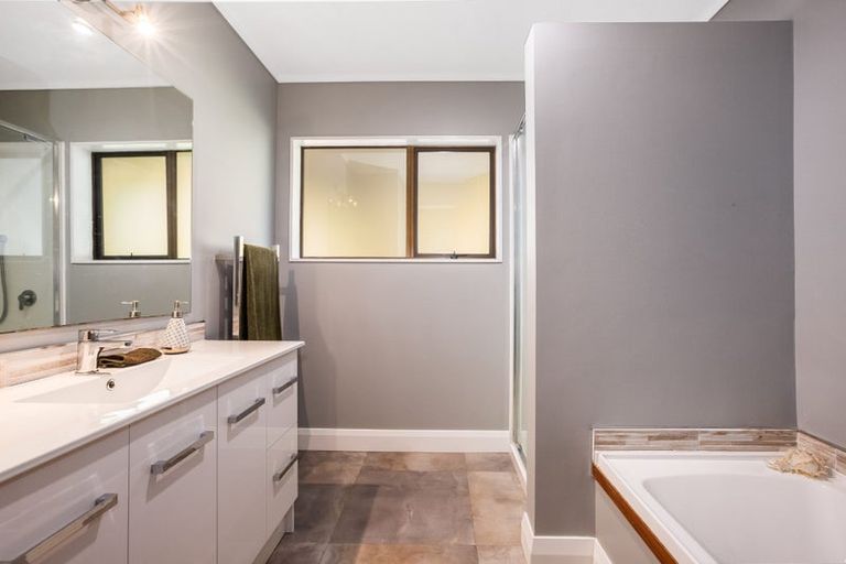 Photo of property in 26 Ngatiawa Road, Reikorangi, Waikanae, 5391