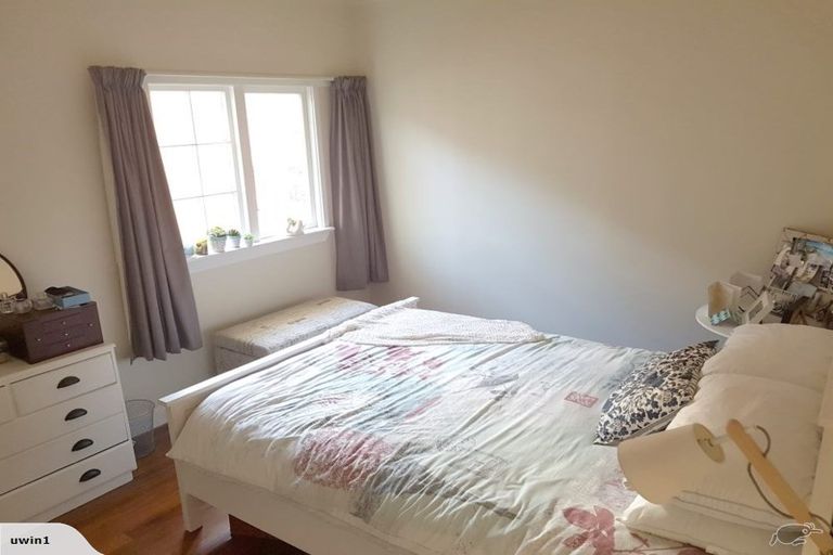 Photo of property in 29 Onewa Road, Northcote, Auckland, 0627