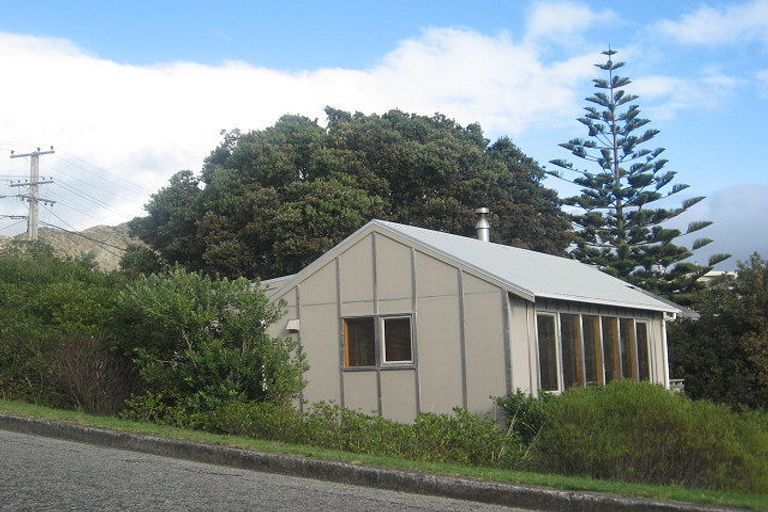 Photo of property in 22 Tangahoe Street, Paekakariki, 5034