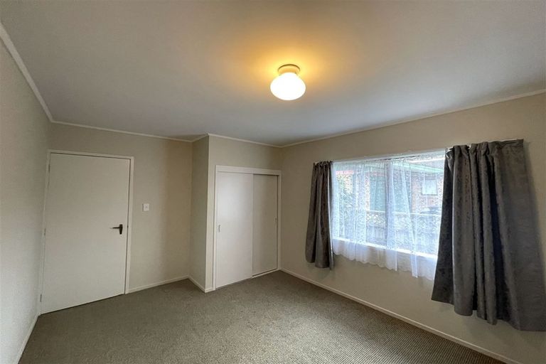 Photo of property in 12 Wairata Place, Te Atatu South, Auckland, 0610