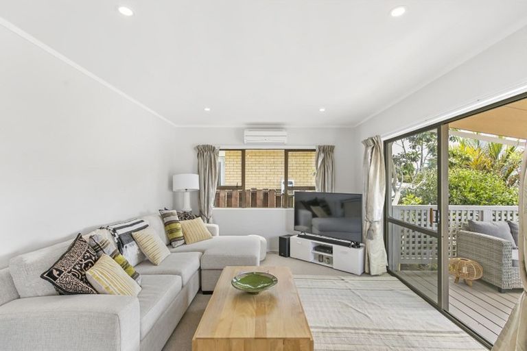 Photo of property in 2/26 Corunna Road, Milford, Auckland, 0620