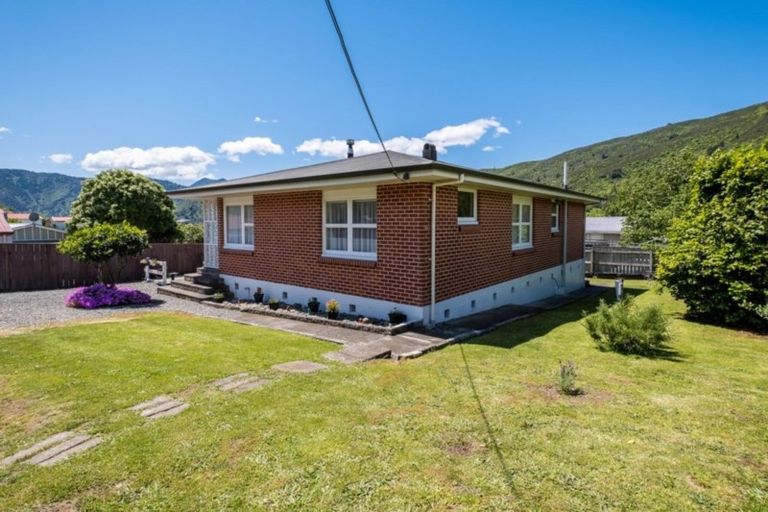 Photo of property in 1 Scott Street, Havelock, 7100