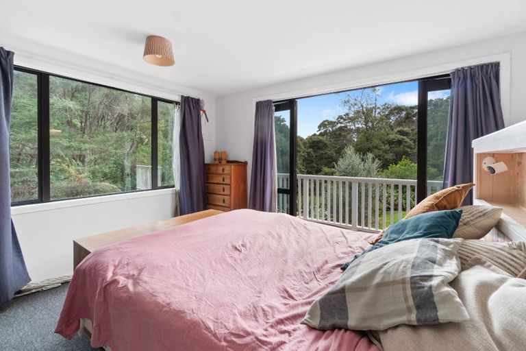 Photo of property in 140 Shaw Road, Oratia, Auckland, 0604