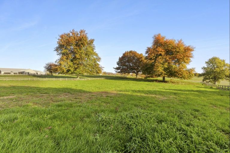 Photo of property in 35 Fencourt Road, Cambridge, 3496