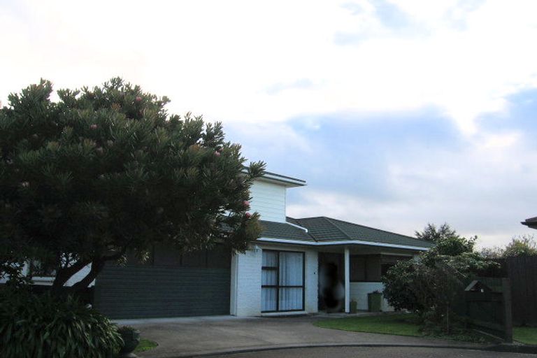 Photo of property in 5 Camellia Court, Palmerston North, 4414