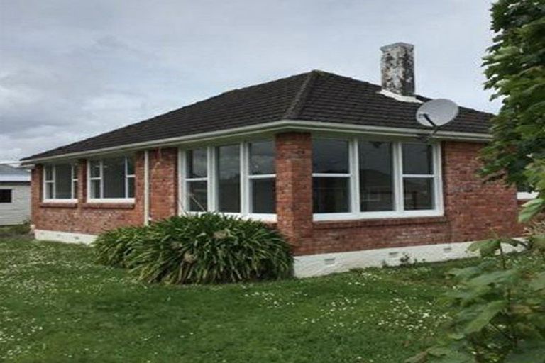 Photo of property in 6 Holland Crescent, Bulls, 4818