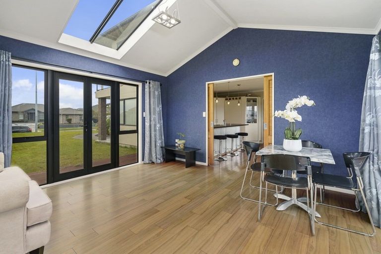 Photo of property in 106 Pacific Drive, Fitzherbert, Palmerston North, 4410