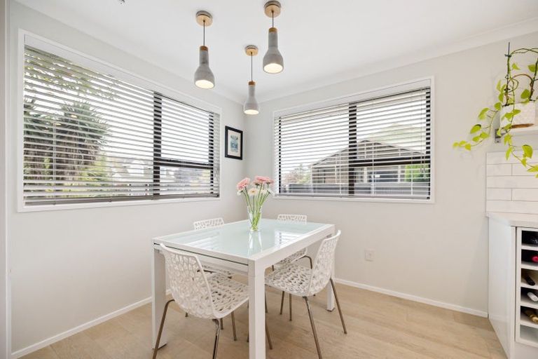 Photo of property in 11 Townshend Crescent, Halswell, Christchurch, 8025