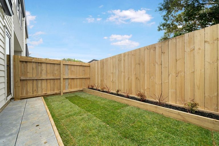 Photo of property in 28d Moire Road, Massey, Auckland, 0614