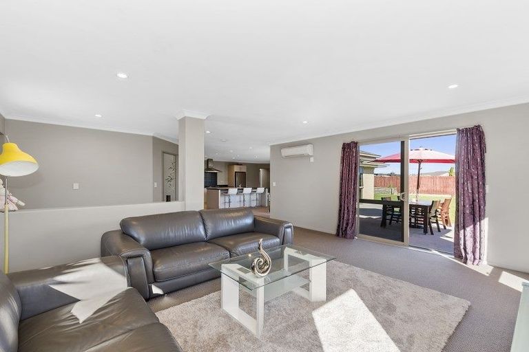 Photo of property in 10 Alderwick Place, Rototuna North, Hamilton, 3210