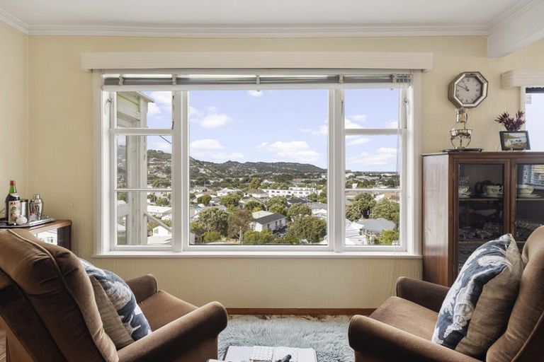 Photo of property in 119 Tauhinu Road, Miramar, Wellington, 6022