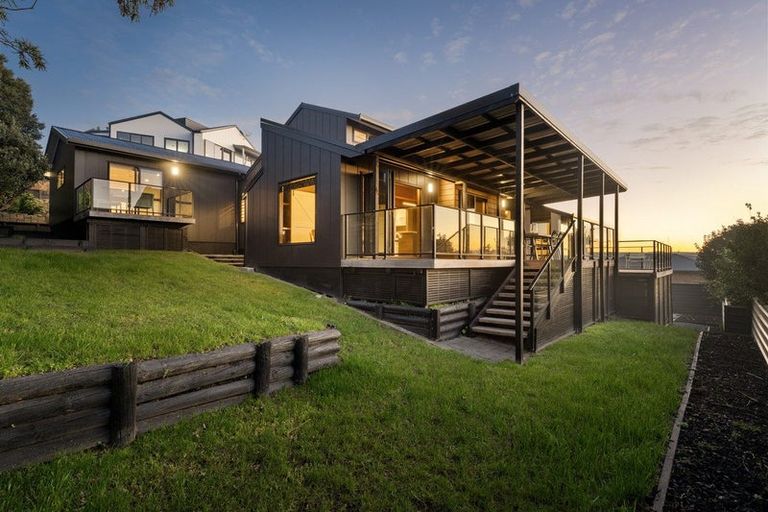 Photo of property in 2 Keam Way, Welcome Bay, Tauranga, 3112