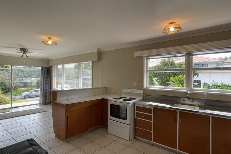 Photo of property in 384 Welcome Bay Road, Welcome Bay, Tauranga, 3175