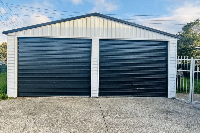 Photo of property in 33 Earlsworth Road, Mangere East, Auckland, 2024