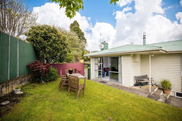 Photo of property in 5 Oranga Street, Marfell, New Plymouth, 4310