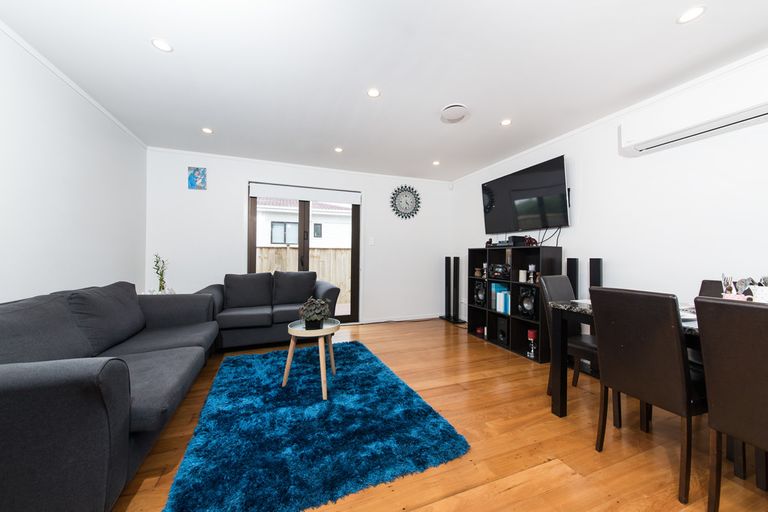 Photo of property in 34 Churchill Avenue, Manurewa, Auckland, 2102