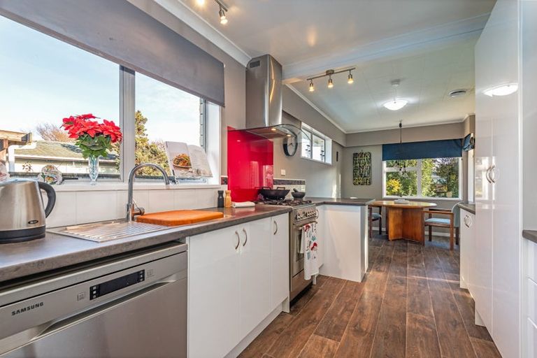 Photo of property in 15 Acacia Street, Kelvin Grove, Palmerston North, 4414