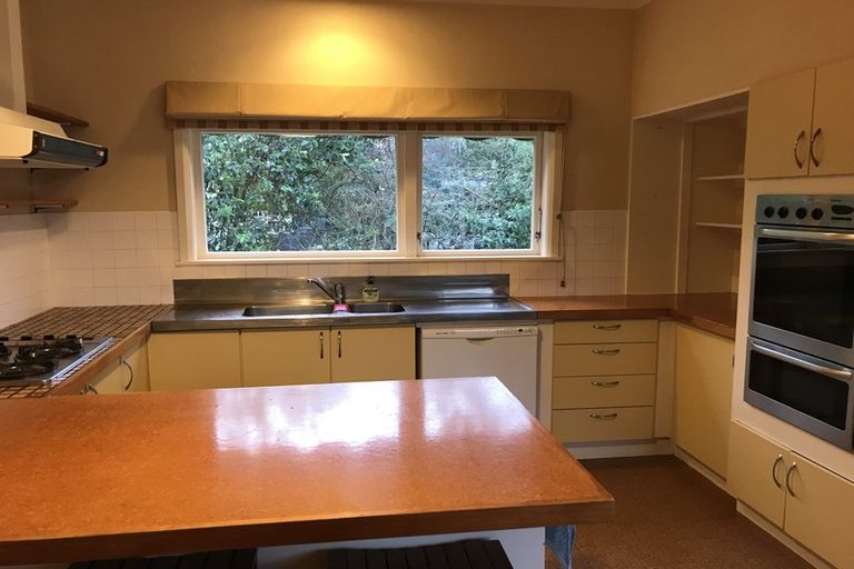 Photo of property in 11 Pahiatua Street, Hokowhitu, Palmerston North, 4410