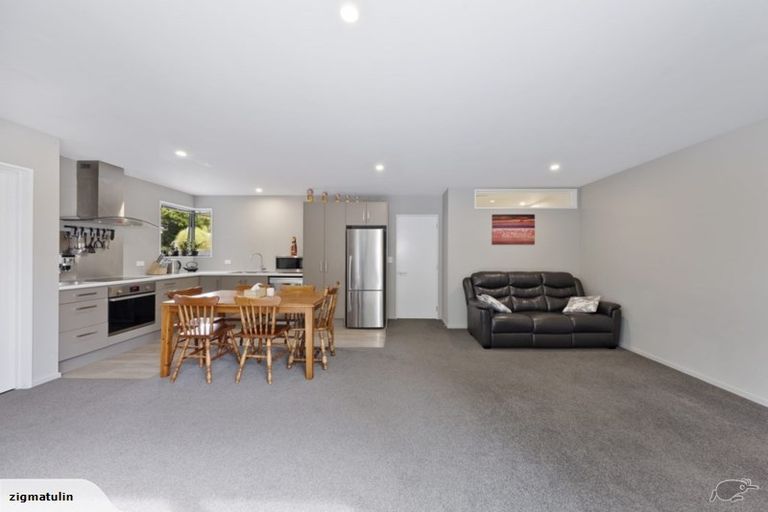 Photo of property in 2/121 Waltham Road, Sydenham, Christchurch, 8023