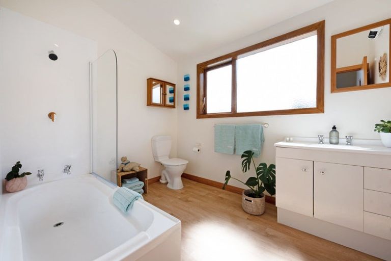 Photo of property in 1 Frobisher Street, Island Bay, Wellington, 6023