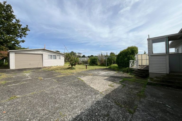 Photo of property in 35 Glenorchy Street, Glen Eden, Auckland, 0602