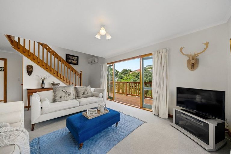 Photo of property in 1 Frobisher Street, Island Bay, Wellington, 6023