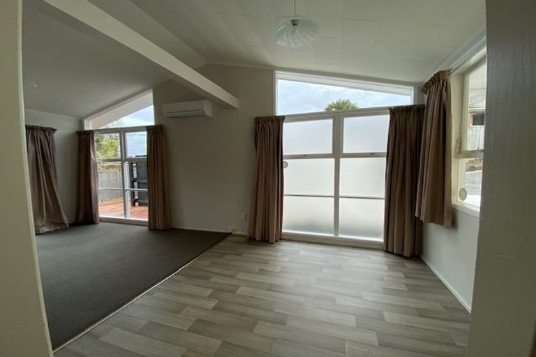 Photo of property in 30 Leaver Place, Weymouth, Auckland, 2103