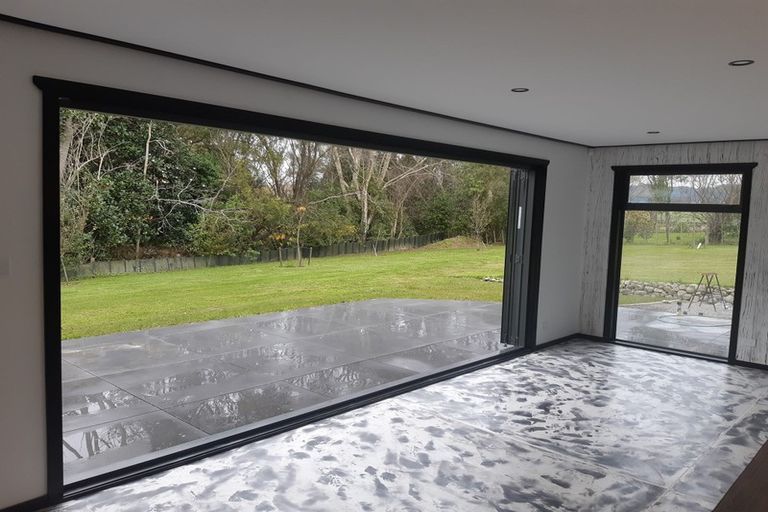 Photo of property in 112 Kawiu Road, Levin, 5510