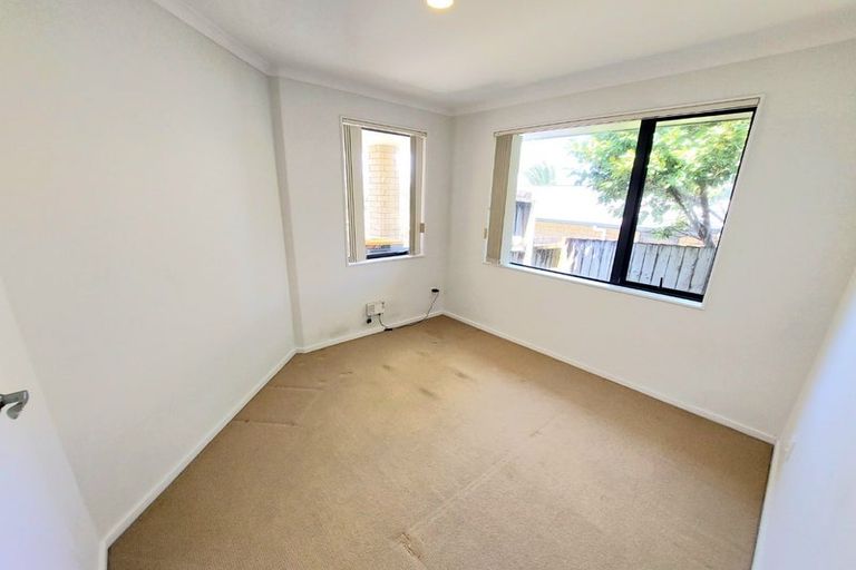 Photo of property in 45 Kittiwake Drive, Schnapper Rock, Auckland, 0632