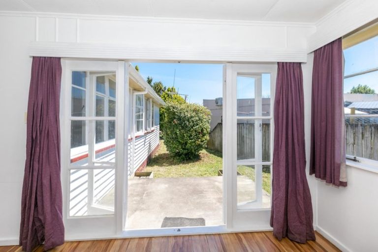 Photo of property in 102 Holland Road, Fairfield, Hamilton, 3214