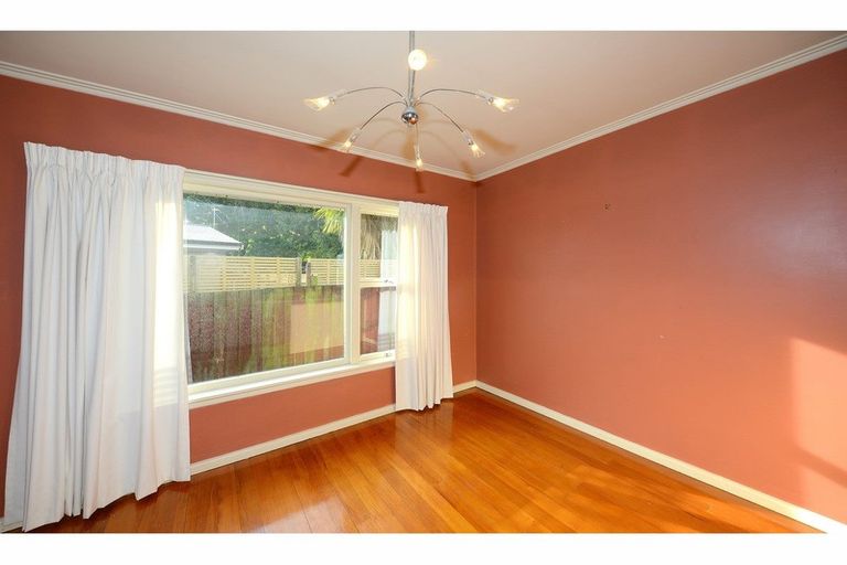 Photo of property in 10 Ashbourne Street, Burnside, Christchurch, 8053