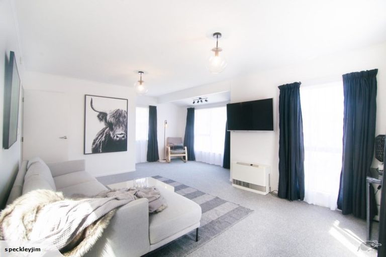 Photo of property in 5a Parsons Glen, Karori, Wellington, 6012