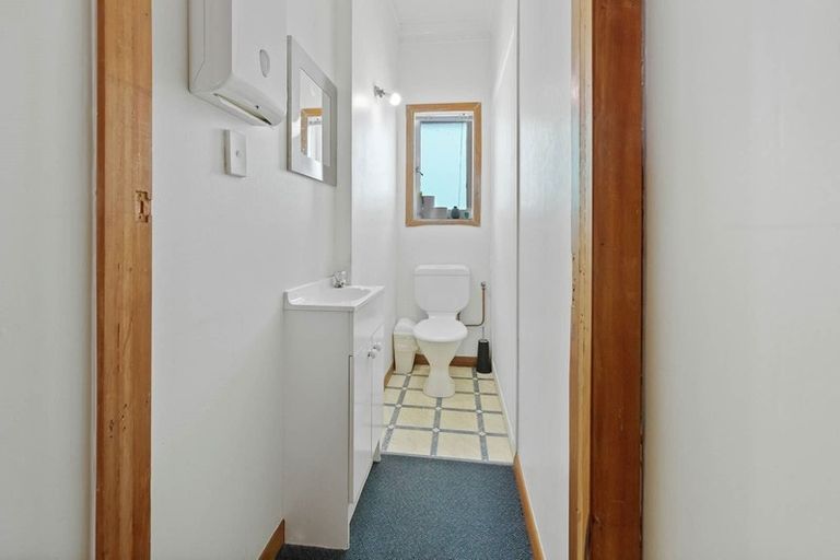 Photo of property in 1/28 Uxbridge Road, Mellons Bay, Auckland, 2014