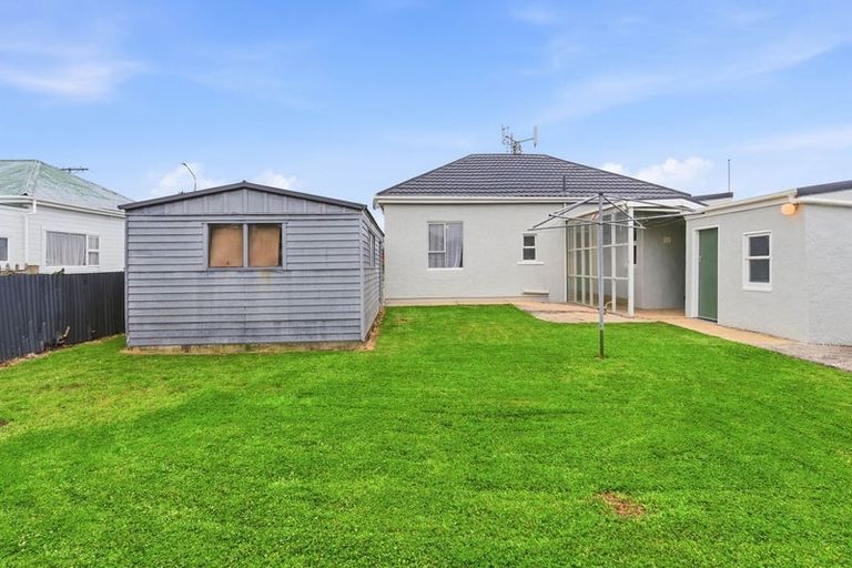 Photo of property in 17 Burns Street, South Dunedin, Dunedin, 9012