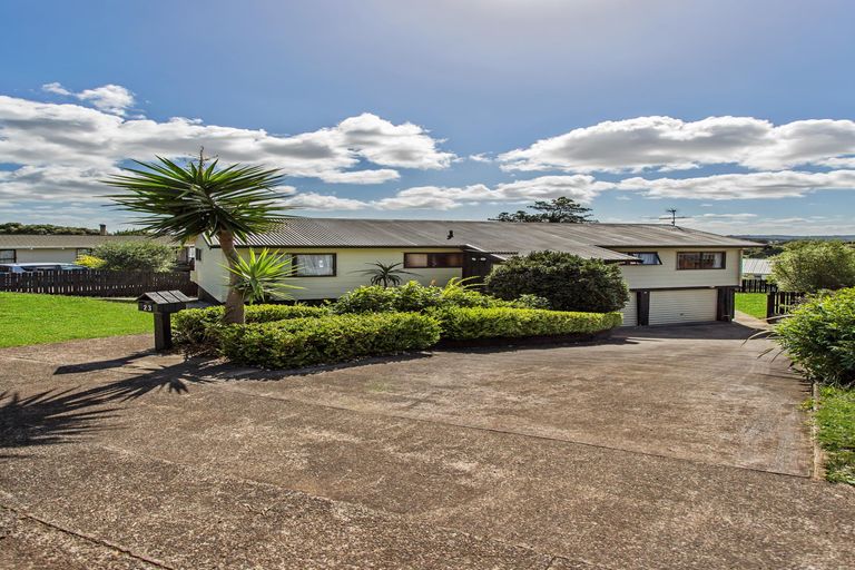 Photo of property in 23 Barberton Terrace, Red Hill, Papakura, 2110