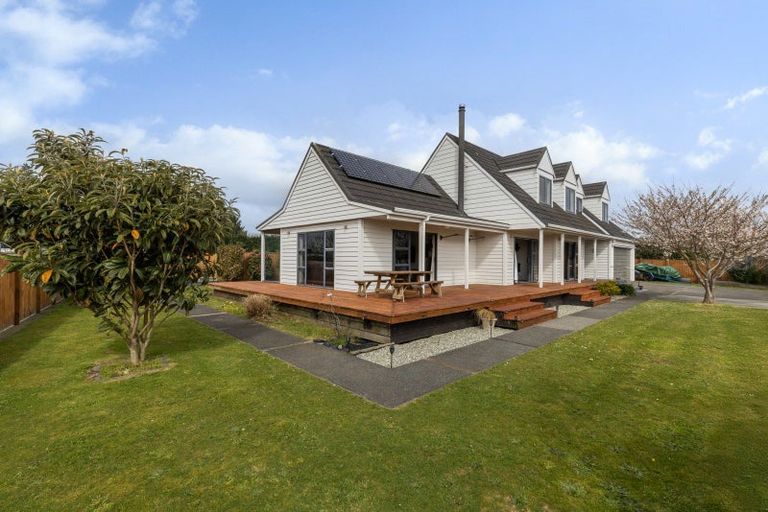 Photo of property in 14 Okarito Avenue, Levin, 5510