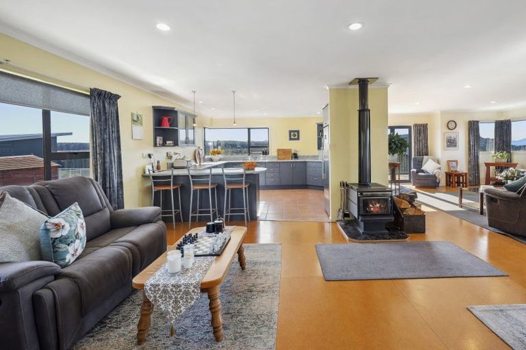 Photo of property in 33 Turangitukua Terrace, Kuratau, Turangi, 3381