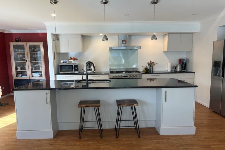 Photo of property in 17 Saddleback Green, Halswell, Christchurch, 8025