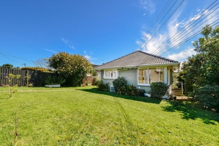 Photo of property in 1/13 Otakau Road, Milford, Auckland, 0620