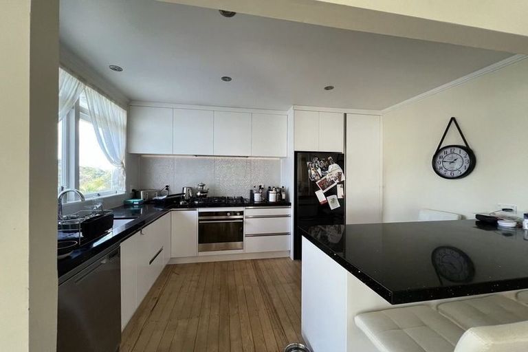 Photo of property in 1/44 Deuxberry Avenue, Northcote, Auckland, 0627