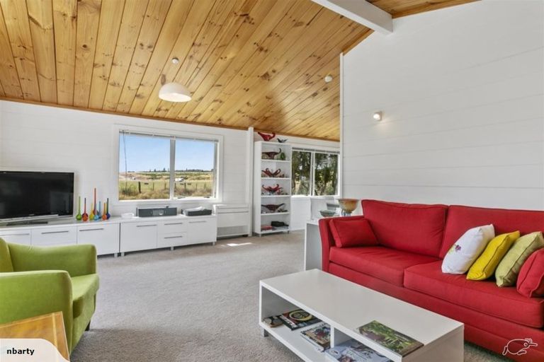 Photo of property in 2 Mahuta Road, Waitahanui, Taupo, 3378