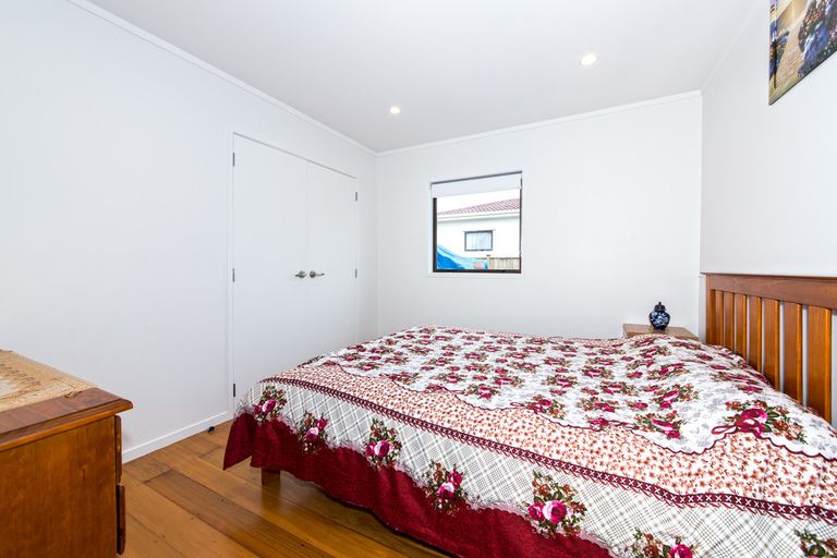 Photo of property in 34 Churchill Avenue, Manurewa, Auckland, 2102