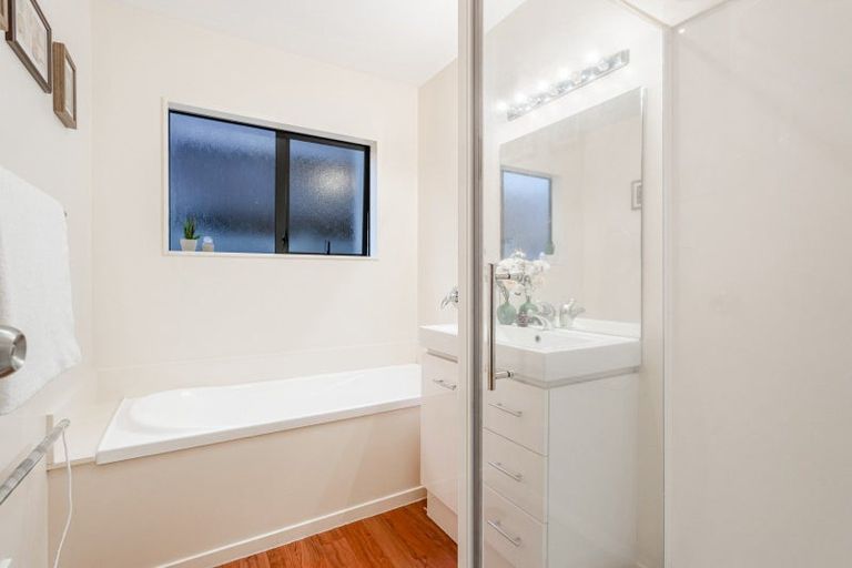 Photo of property in 59 Royal Road, Massey, Auckland, 0614