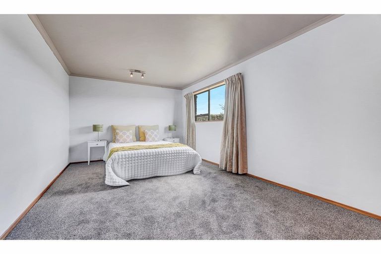 Photo of property in 17a Sonning Place, Redwood, Christchurch, 8051