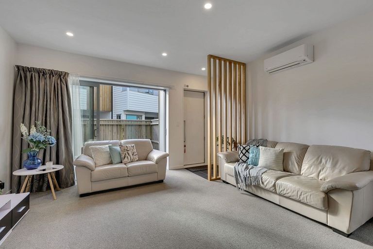 Photo of property in 9/7 Handyside Street, Tawa, Wellington, 5028