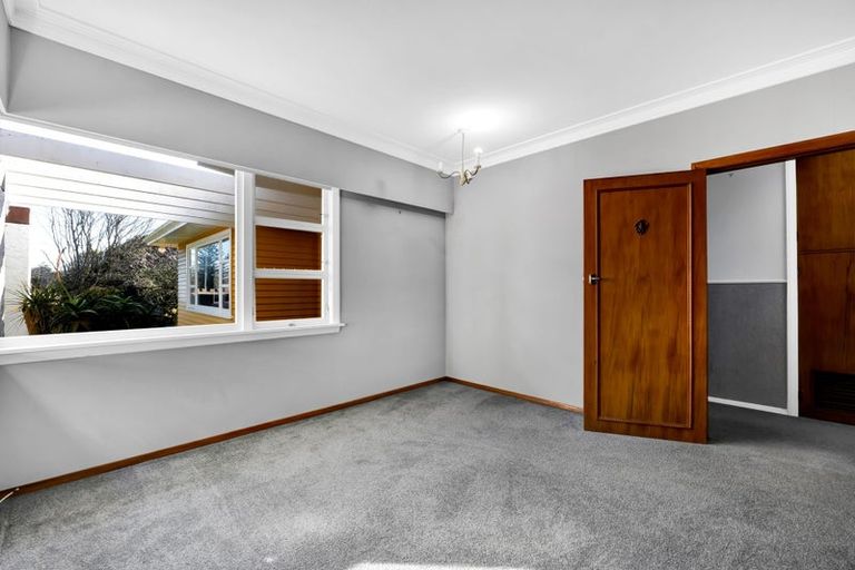 Photo of property in 402 South Road, Hawera, 4674