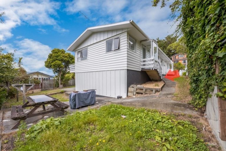 Photo of property in 4b Cedar Street, Maungaraki, Lower Hutt, 5010