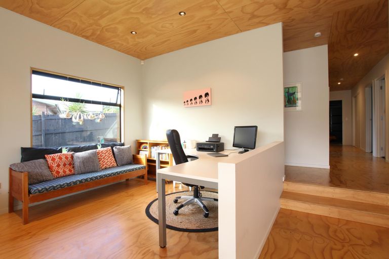 Photo of property in 18 Simon Road, Raglan, 3225